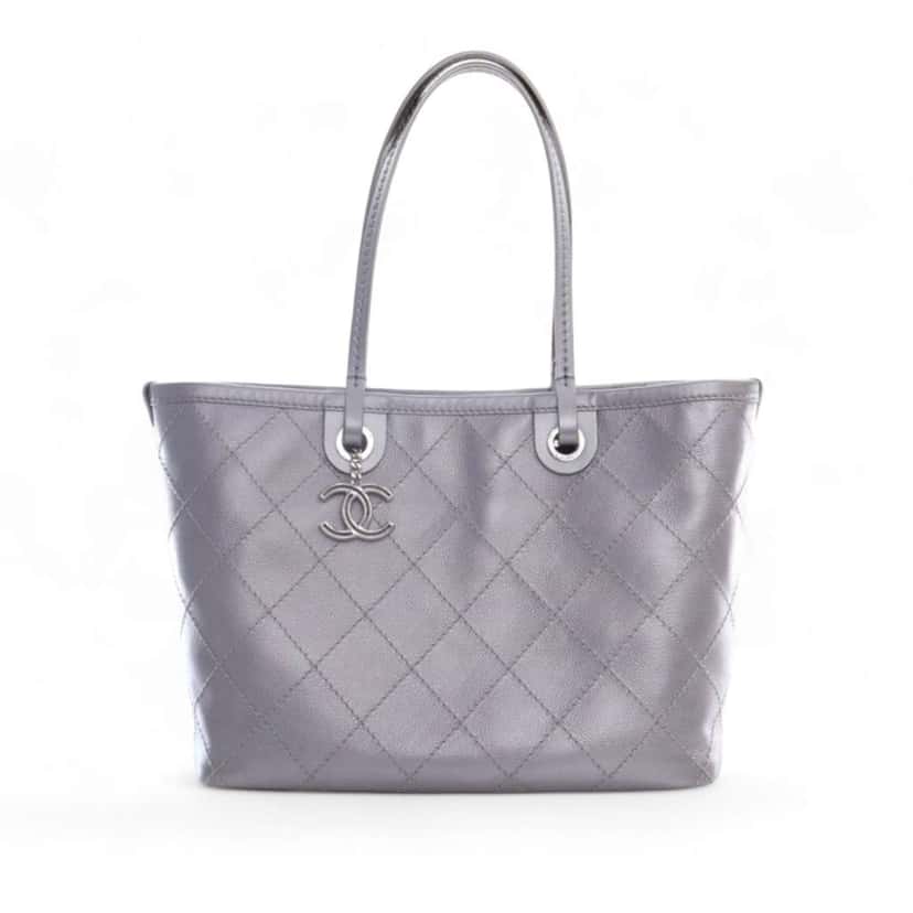 Chanel Large Quilted Metallic Caviar Shopping Fever Tote Silver Leather Good condition - Front View