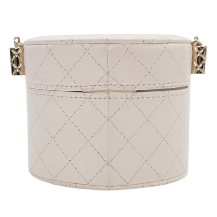 Chanel Mini Quilted Lambskin CC Allure Vanity Case White Leather Good condition - Model View