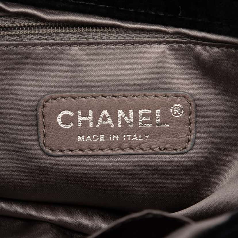 Chanel Paris Moscou Bubble Quilted Velvet Flap Black Velvet Good condition - Box View