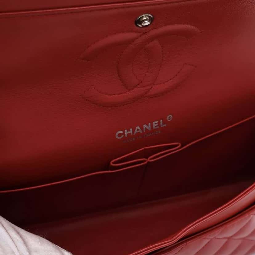 Chanel Medium Classic Patent Double Flap Red Leather Good condition - Model View