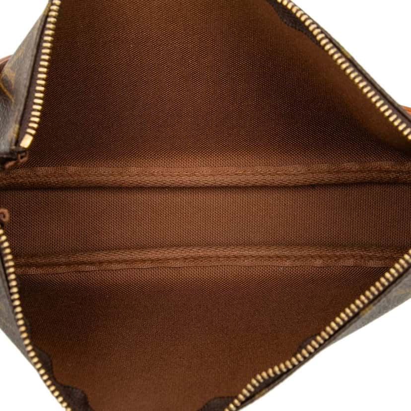 Louis Vuitton Monogram Pochette Accessoires Brown Good condition - Model View
