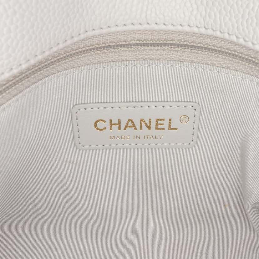 Chanel Small Stitched Caviar City Walk Flap White Leather Very good condition - Box View