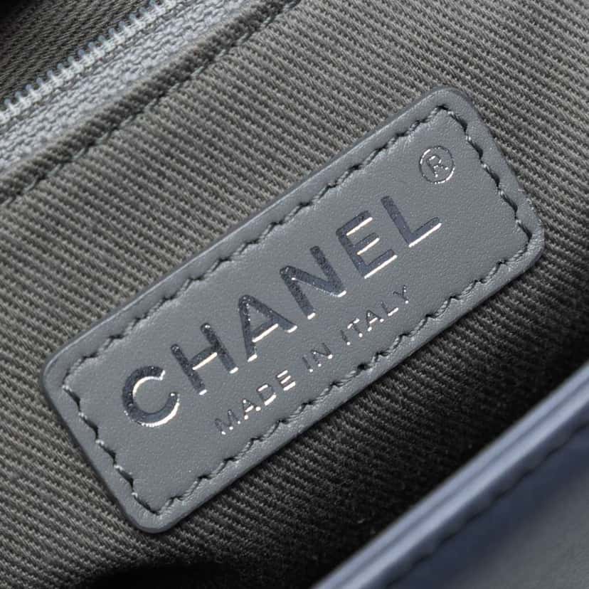 Chanel Large Quilted Lambskin Boy Flap Grey Leather Good condition - Box View