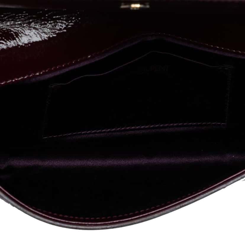 Saint Laurent Small Textured Patent Belle De Jour Clutch Red Leather Good condition - Model View