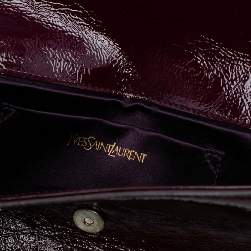 Saint Laurent Small Textured Patent Belle De Jour Clutch Red Leather Good condition - Box View