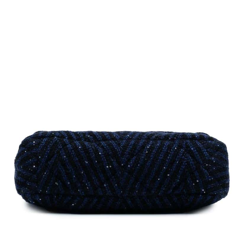 Chanel Large Chevron Tweed Sequin 19 Flap Blue Tweed Good condition - Inside View