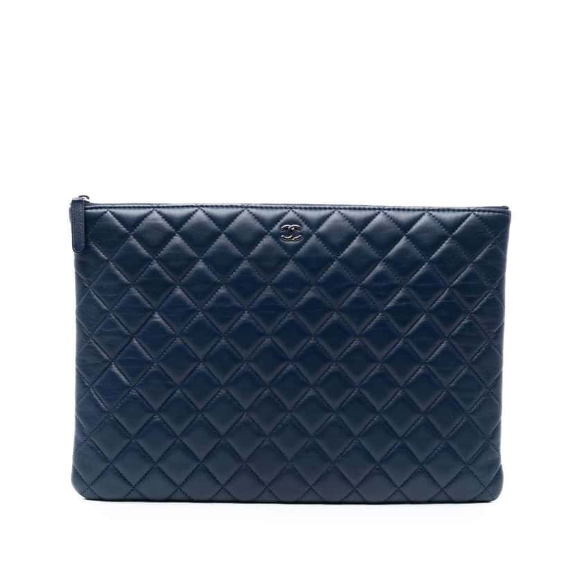 Chanel Large Quilted Lambskin O Case Clutch Blue Leather Good condition - Front View