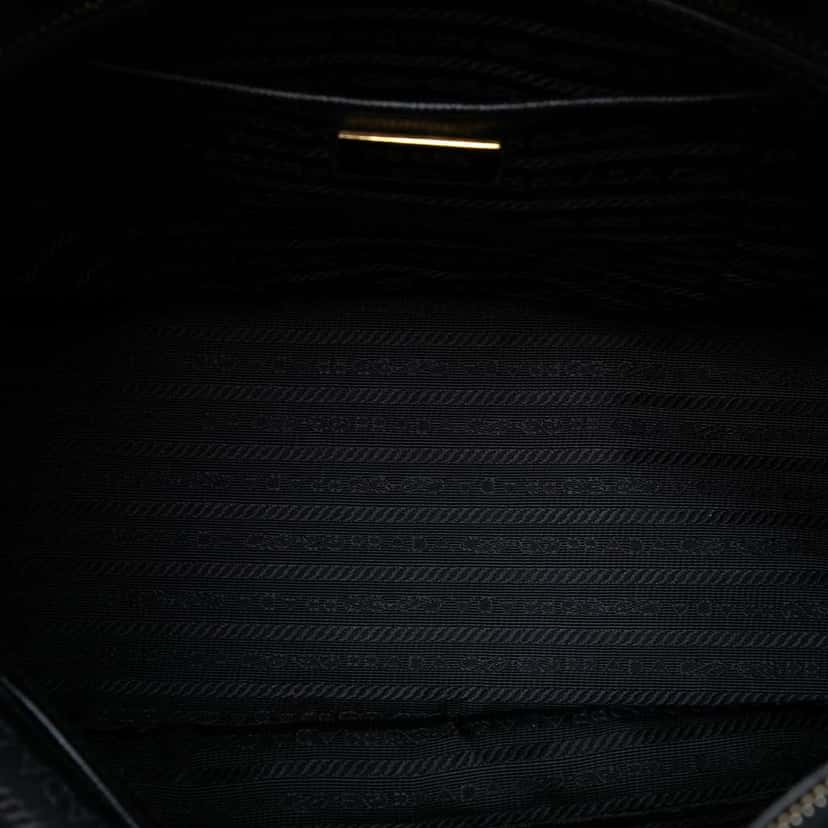 Prada Medium Saffiano Lux Galleria Double Zip Satchel Black Leather Good condition - Model View