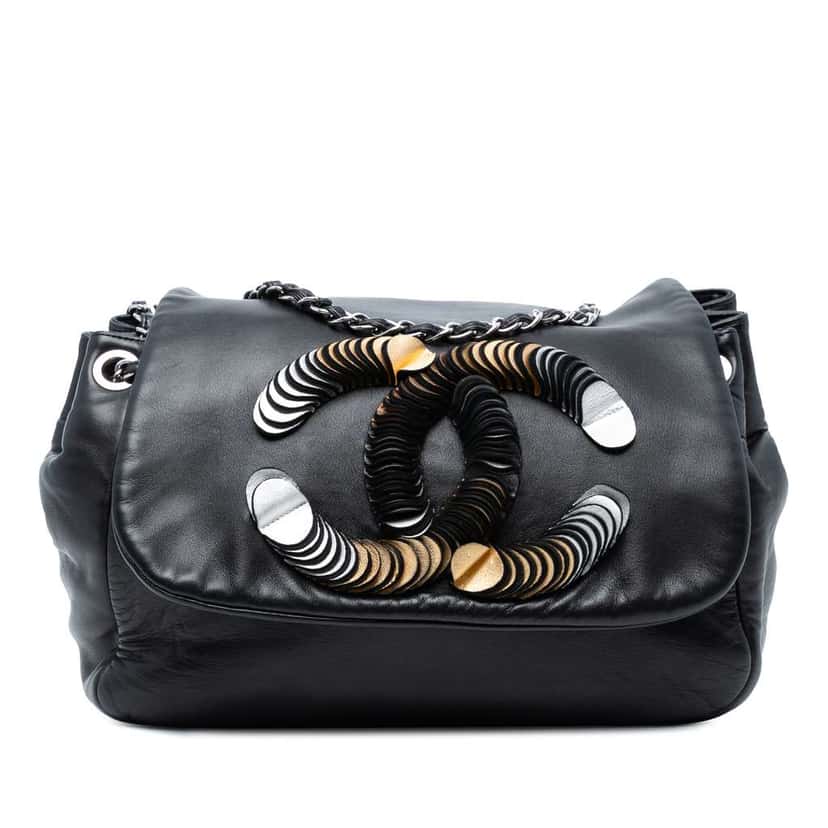 Chanel CC Lambskin Disc Bon Bon Flap Black Leather Good condition - Front View
