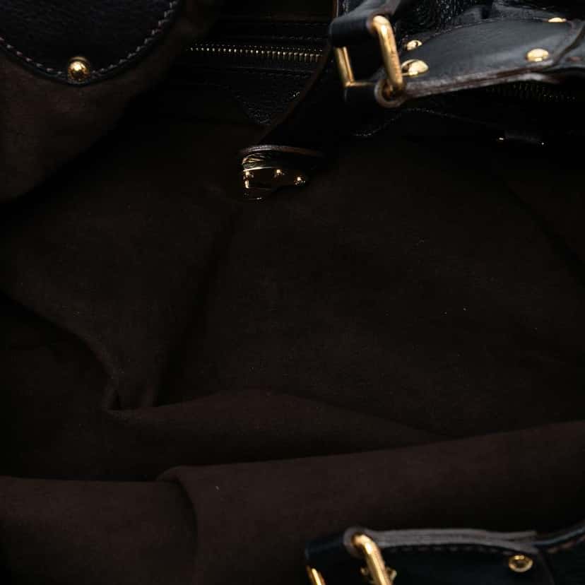 Louis Vuitton Monogram Mahina XL Black Leather Good condition - Model View