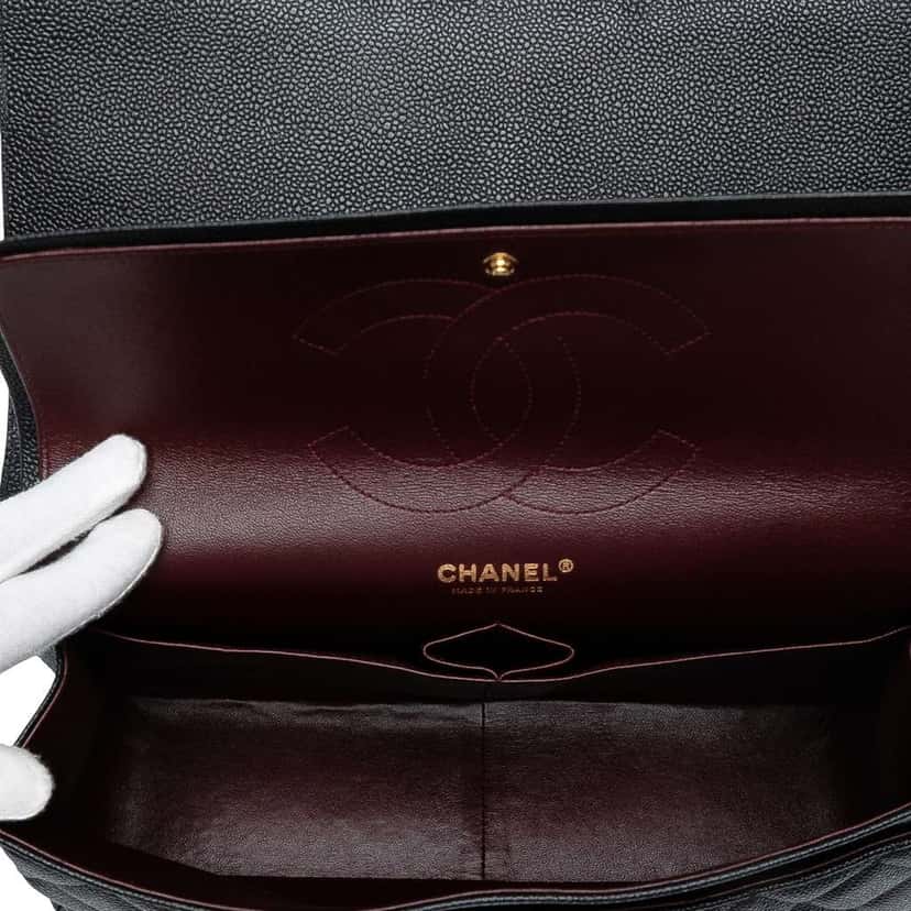 Chanel Jumbo Classic Caviar Double Flap Black Leather Good condition - Model View