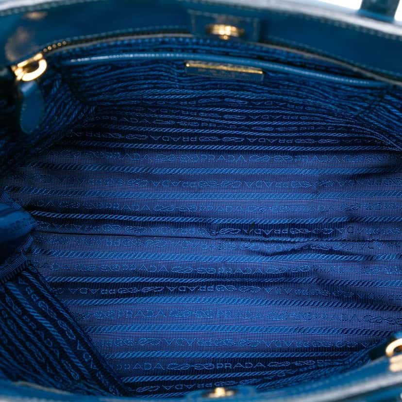 Prada Saffiano Vernice Satchel Blue Leather Good condition - Model View