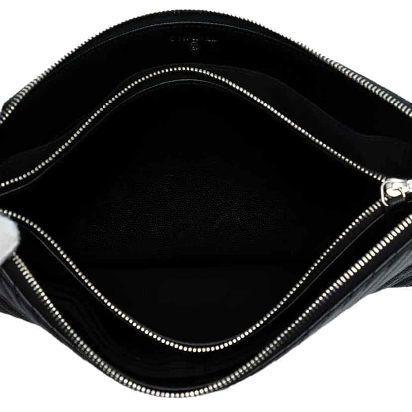 Chanel CC Chevron Caviar Zip Clutch Black Leather Good condition - Model View