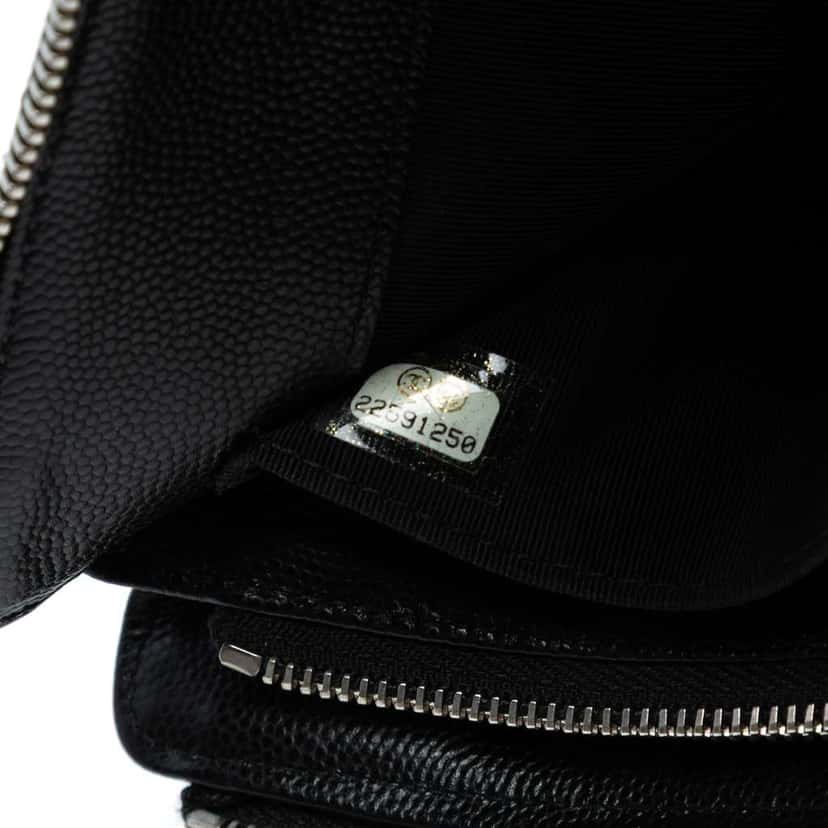 Chanel CC Chevron Caviar Zip Clutch Black Leather Good condition - Box View