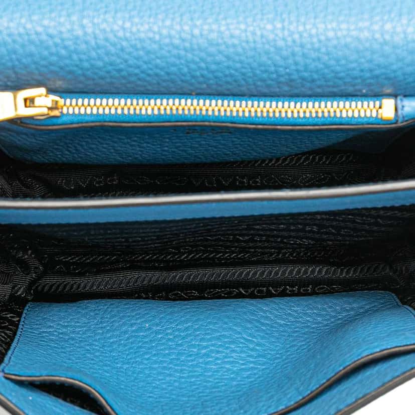 Prada Vitello Daino Flap Crossbody Blue Leather Good condition - Model View