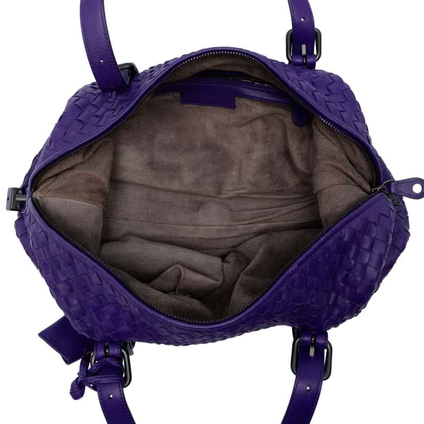 Bottega Veneta Nappa Intrecciato Montaigne Shoulder Bag Purple Leather Good condition - Model View