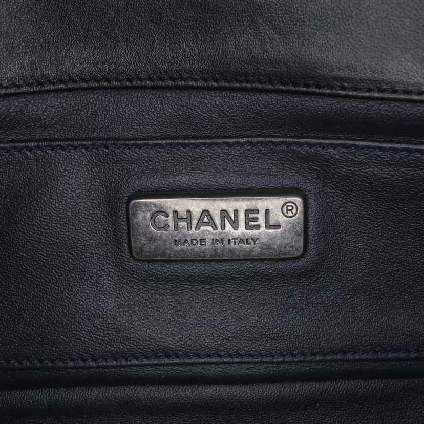 Chanel Shearling East West Boy Flap Black Good condition - Box View