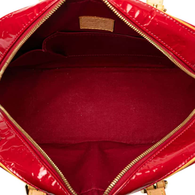 Louis Vuitton Monogram Vernis Summit Drive Red Leather Good condition - Model View