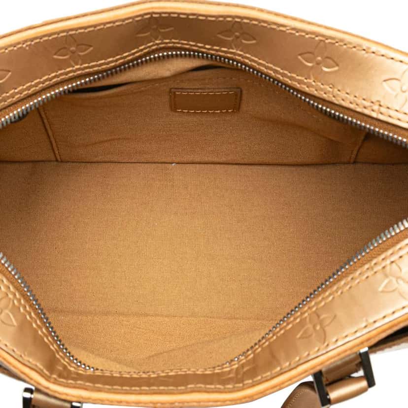 Louis Vuitton Monogram Mat Shelton Gold Leather Fair condition - Model View