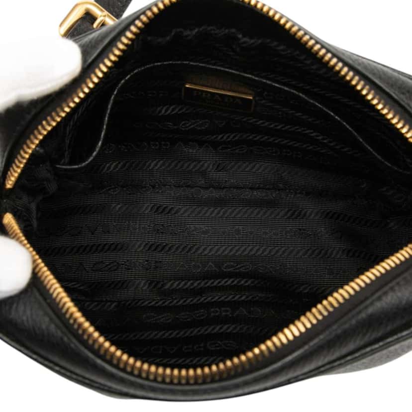 Prada Vitello Daino Camera Bag Black Leather Good condition - Model View