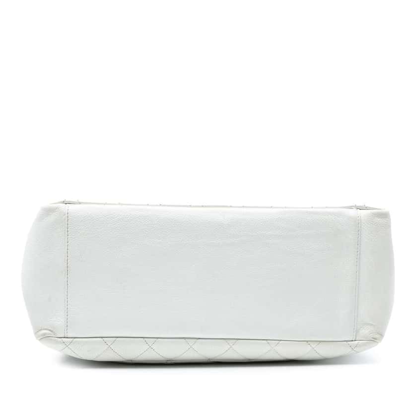 Chanel Caviar Grand Shopping Tote White Leather Very good condition - Inside View