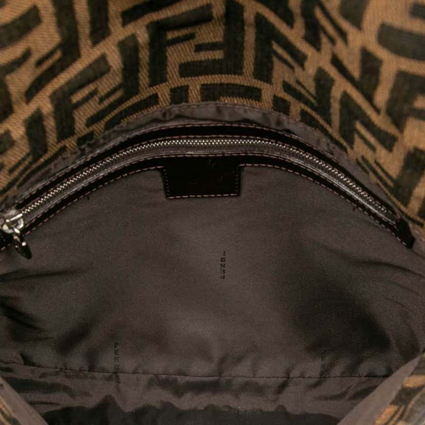Fendi Zucca Canvas Shoulder Bag Brown Canvas Good condition - Model View