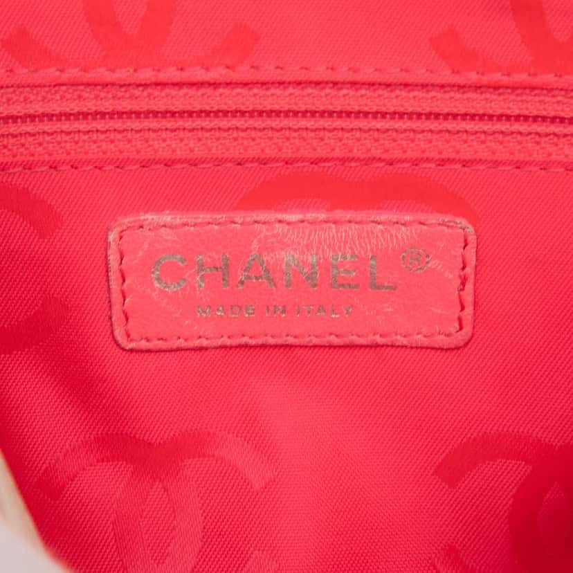 Chanel Lambskin Cambon Ligne Pochette White Leather Good condition - Box View