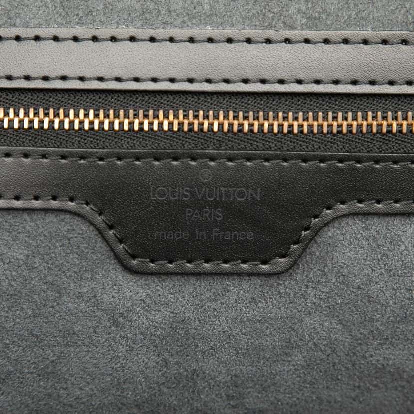 Louis Vuitton Epi Lussac Black Leather Good condition - Box View