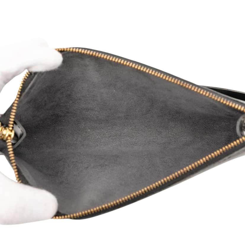 Louis Vuitton Epi Pochette Accessoires Black Leather Good condition - Model View
