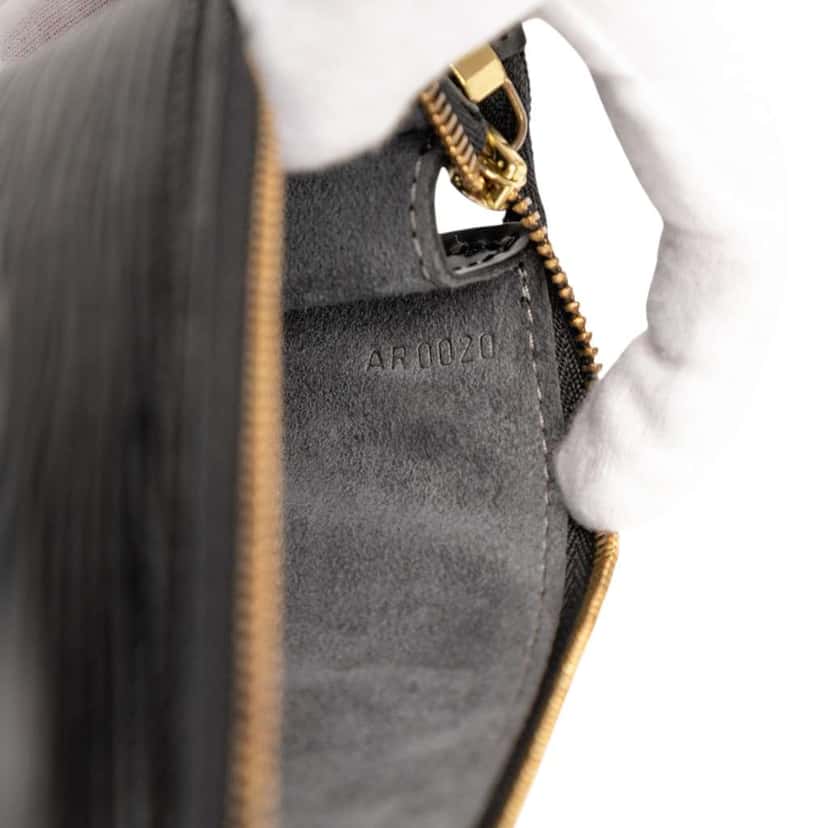 Louis Vuitton Epi Pochette Accessoires Black Leather Good condition - Box View