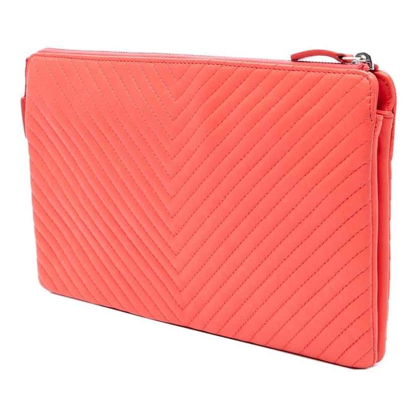 Chanel CC Chevron Calfskin Zip Clutch Orange Leather Good condition - Back View