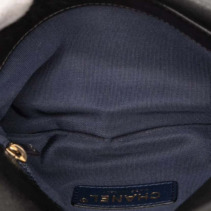 Chanel Chevron Calfskin Double Envelope Flap Blue Leather Good condition - Model View