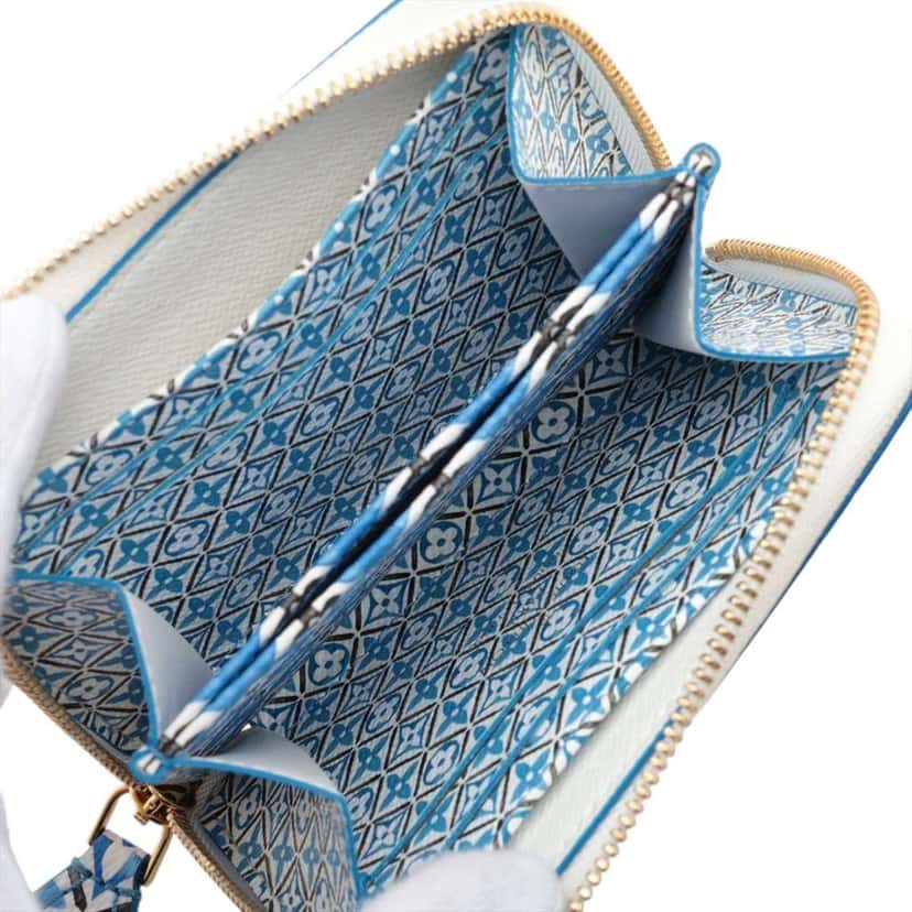 Louis Vuitton Monogram Giant By the Pool Zippy Coin Purse White Good condition - Inside View