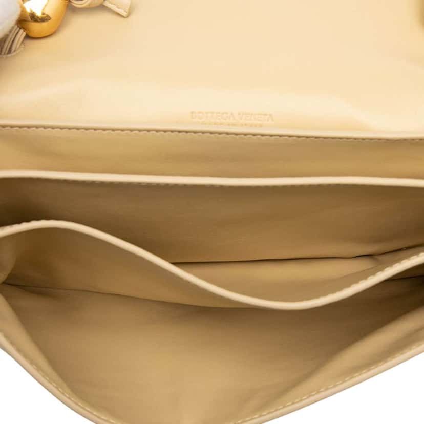 Bottega Veneta Nappa Intrecciato Trio Pouch On Strap Brown Leather Good condition - Model View