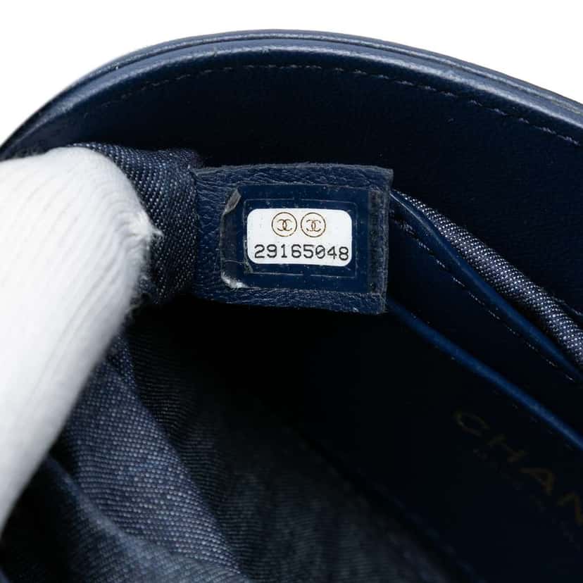 Chanel Small Quilted Lambskin Resin Elegant Chain Tubular Vanity Case Blue Leather Good condition - Box View