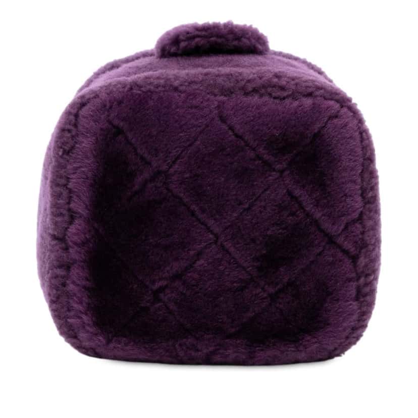 Chanel Small Quilted Shearling Vanity Case Purple Good condition - Inside View