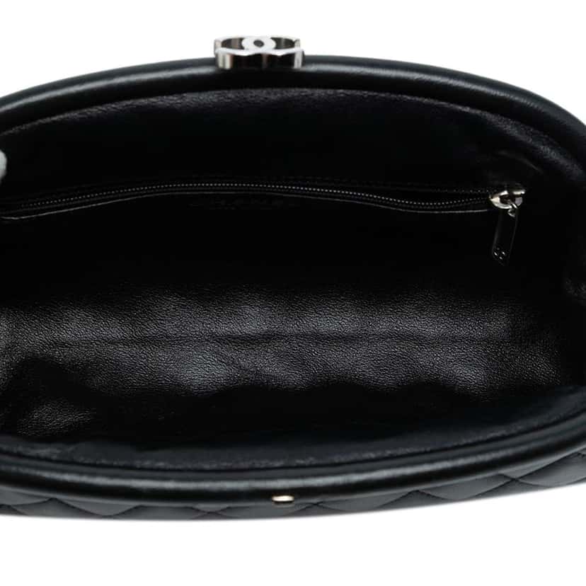 Chanel Quilted Lambskin Frame Clutch Black Leather Good condition - Model View