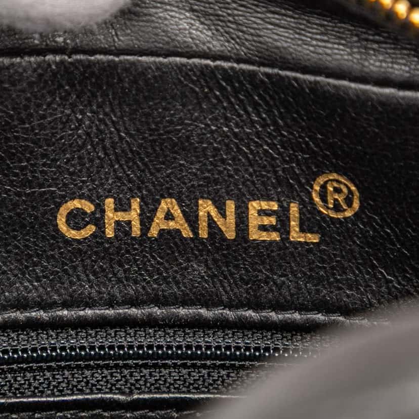 Chanel Small CC Quilted Lambskin Tassel Flap Camera Bag Black Leather Good condition - Box View