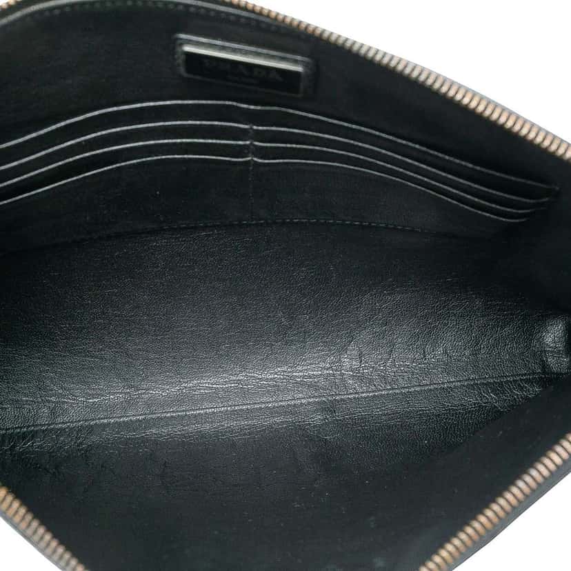 Prada Vitello Phenix Clutch Black Leather Good condition - Model View