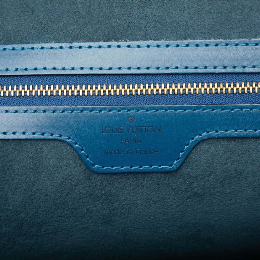 Louis Vuitton Epi Lussac Blue Leather Good condition - Box View