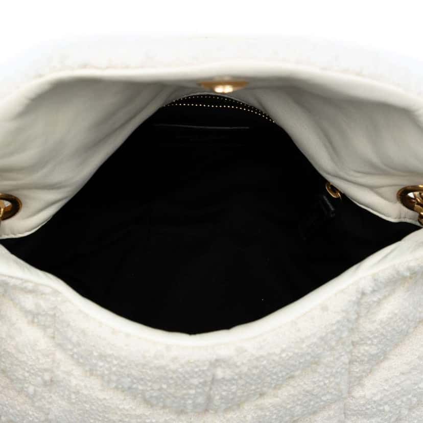 Saint Laurent Small Boucle Tweed Loulou Puffer Shoulder Bag White Tweed Good condition - Model View