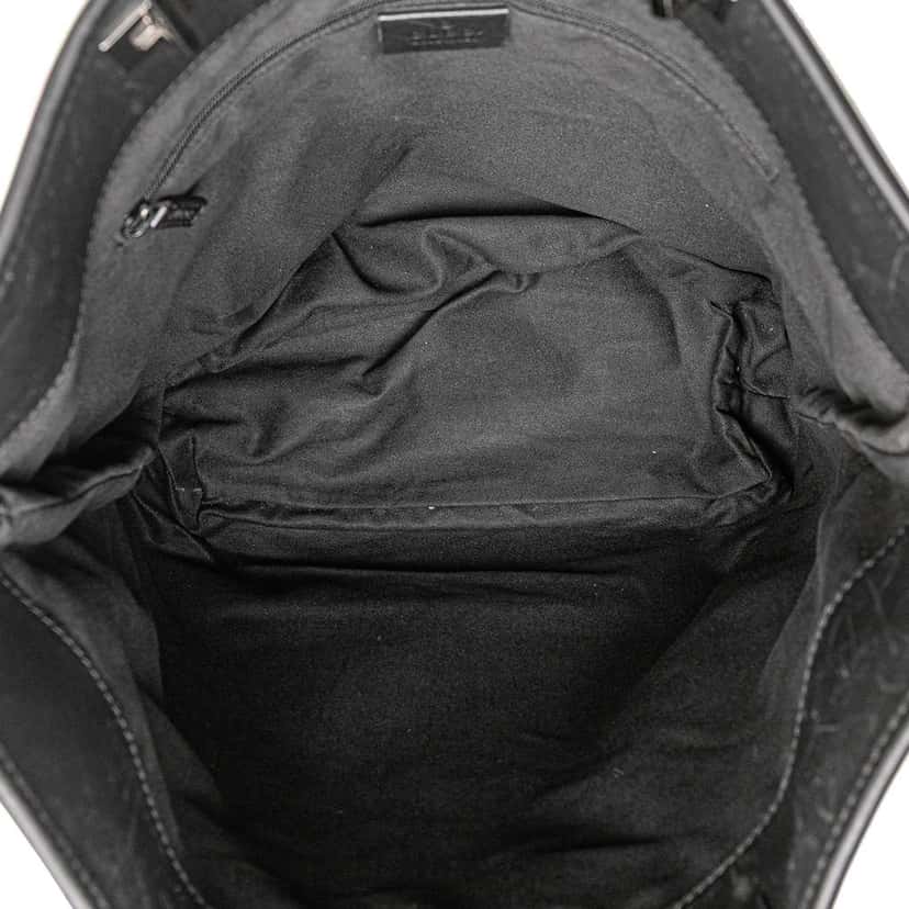 Gucci GG Denim Tote Black Denim Good condition - Model View
