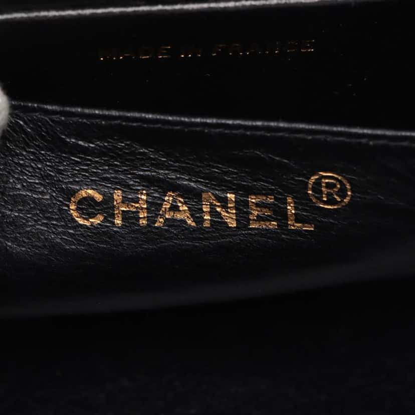 Chanel Quilted Patent Vanity Box Green Leather Good condition - Model View