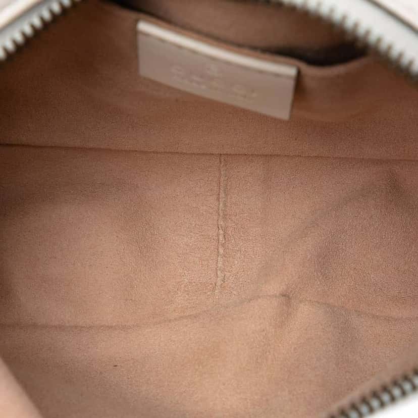 Gucci Mini GG Marmont Matelasse Leather Crossbody White Leather Very good condition - Model View