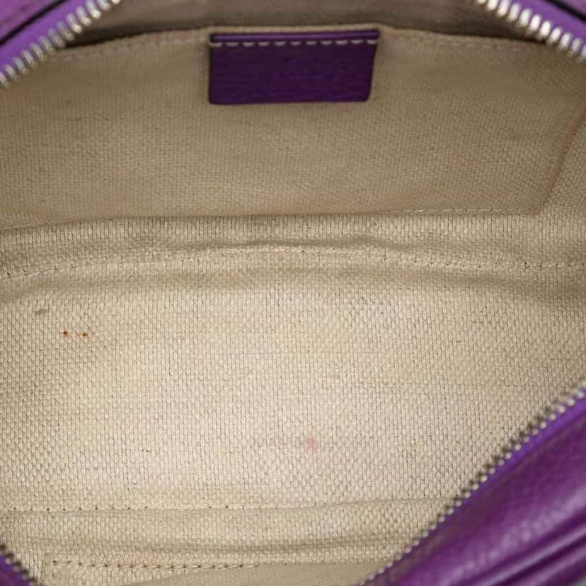 Gucci Metallic Leather Soho Disco Crossbody Purple Leather Good condition - Model View