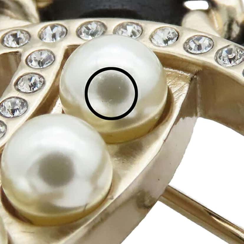 Chanel CC Gold Plated Faux Pearl and Rhinestones Brooch Gold Metal Good condition - Box View