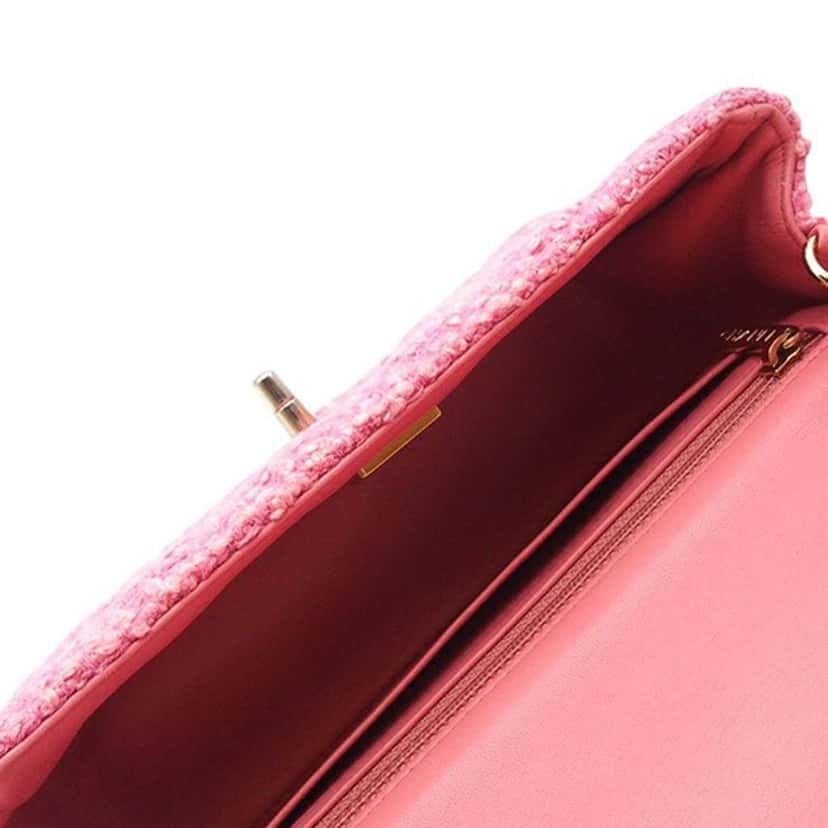 Chanel Mini Rectangular Classic Tweed Single Flap Pink Tweed Good condition - Model View