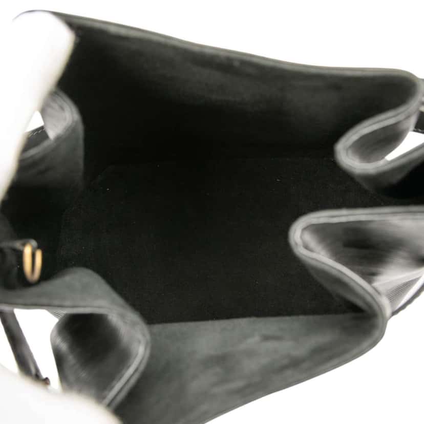 Louis Vuitton Epi Sac D Epaule PM Black Leather Good condition - Model View