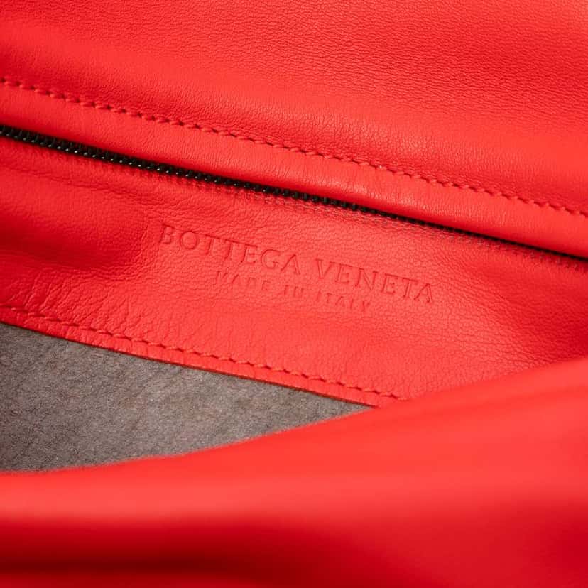 Bottega Veneta Nappa Intrecciato Turn Lock Clutch Red Leather Good condition - Box View