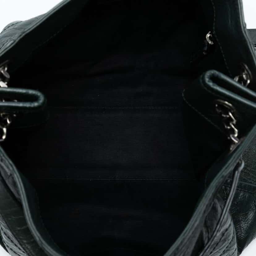 Saint Laurent Medium Crinkled Calfskin Monogram Niki Shopper Tote Green Leather Good condition - Model View